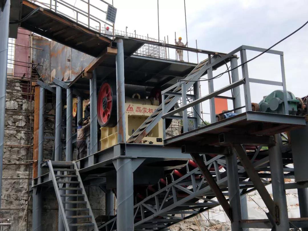 動(dòng)態(tài)丨磊蒙集團(tuán)湖北鵝卵石制砂項(xiàng)目進(jìn)入安裝